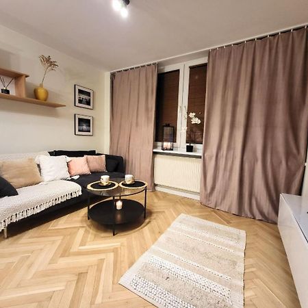 View Apartments And Rooms วอร์ซอ ภายนอก รูปภาพ